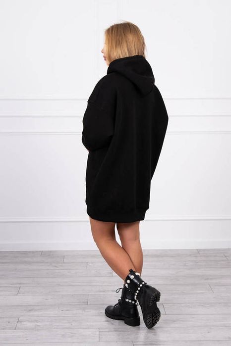 Ocieplana czarna bluza oversize kangurka z haftem