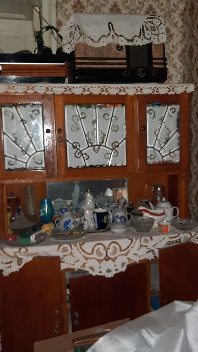 Продам буфет деревянный "Креденс" б/у