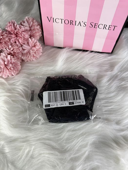 Czarne koronkowe majtki stringi z kryształkami Victoria’s Secret S