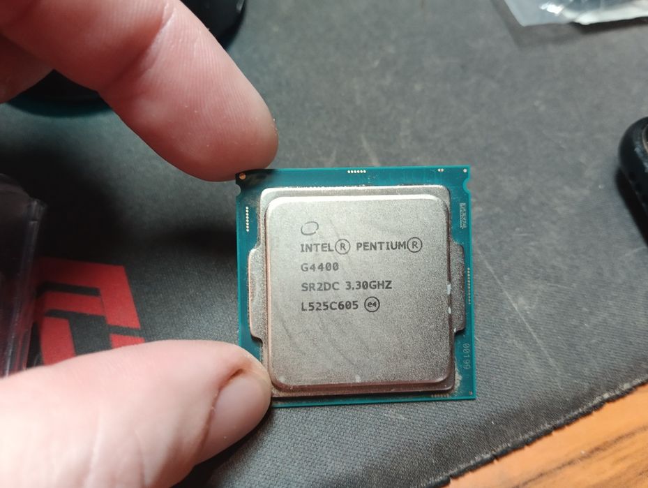 Процессор Intel pentium G4400 с видеоядромsocket 1151