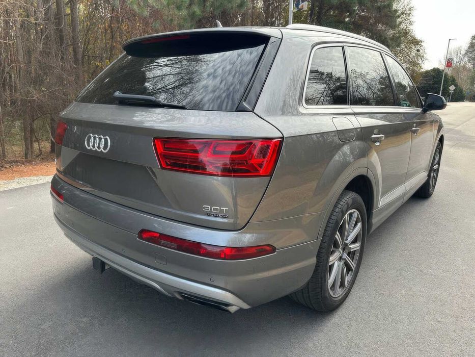 Audi Q7      2018