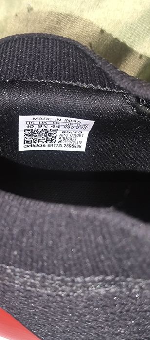 Продам снікерси Adidas