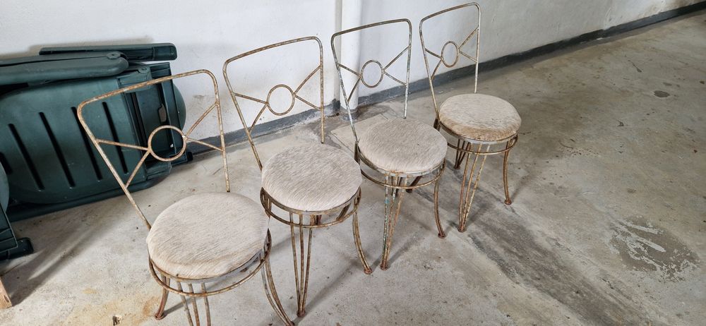 Conjunto mesa e 4 cadeiras