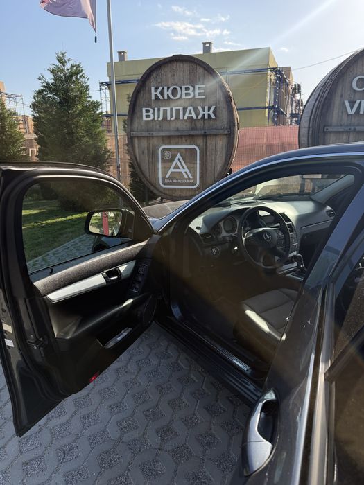 Продам Mercedes-Benz C-Class 2008