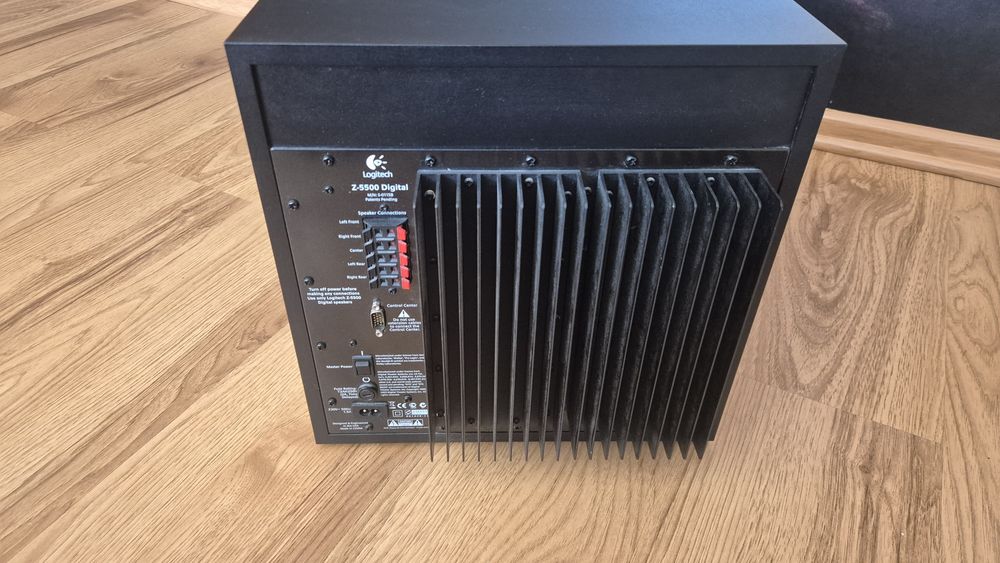 Kompletny subwoofer ze wzmacniaczem Logitech Z-5500 sprawny