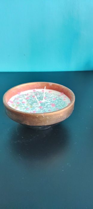 Świeczki ręcznie robione z wosku przczelego