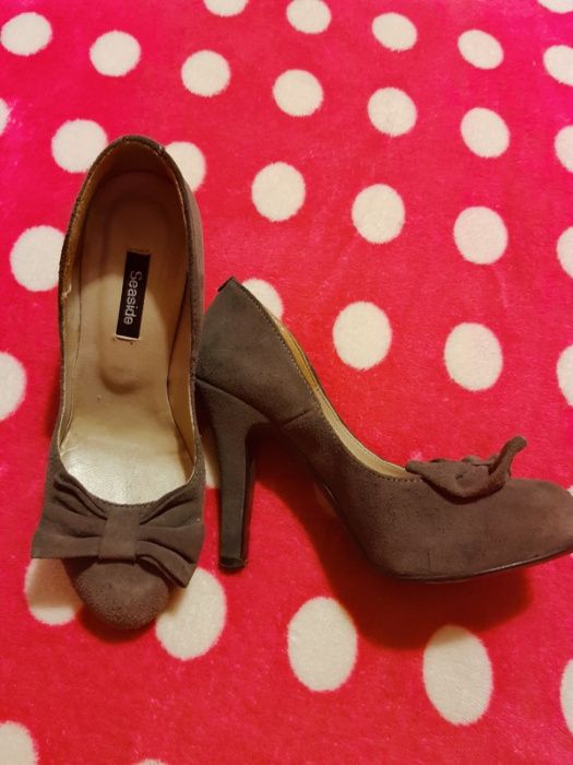 Sapatos tipo camurça