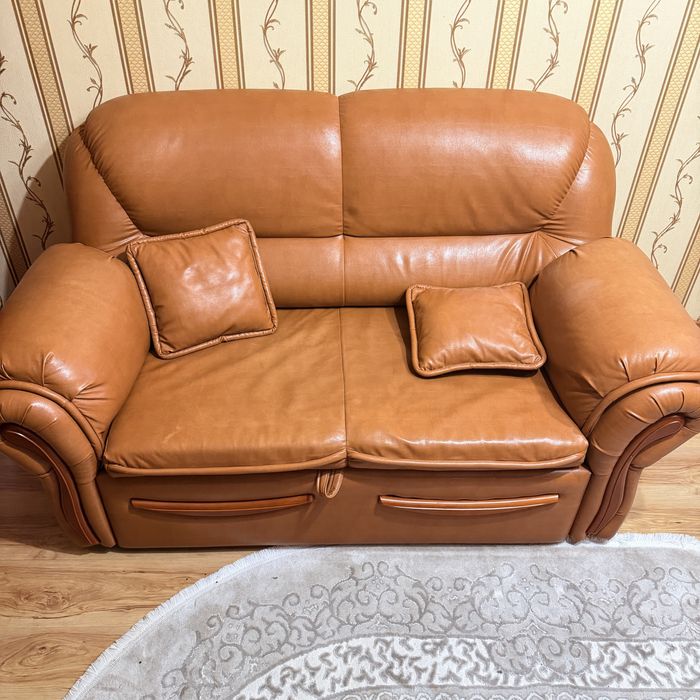 Продам мебель в кабинет все в идеальном состояния.