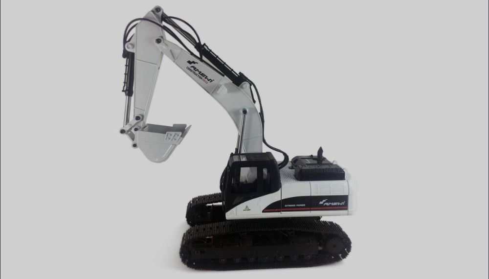 Huina 1580 V4 - RC Escavadora versão 4 em Metal - Branco