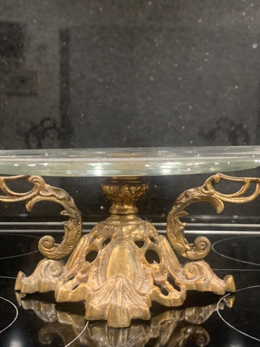 Suporte sobremesa com pé dourado