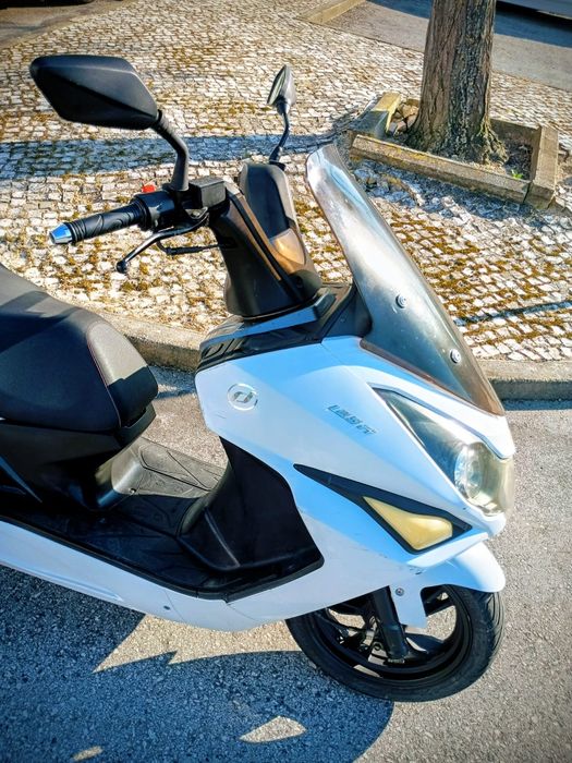 Moto Barata em bom estado de conservação com poucos kilometros rodados.