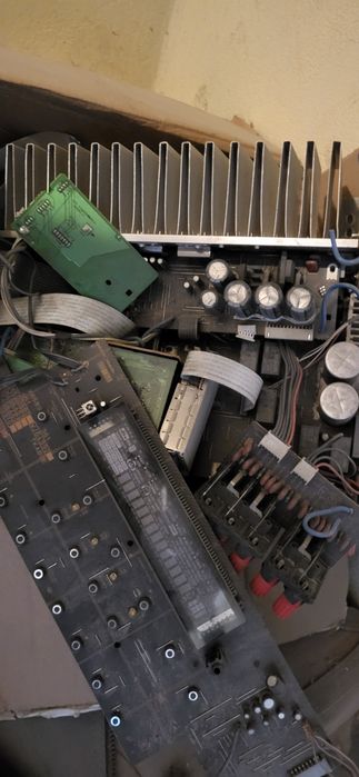 Amplituner Yamaha RX-V461