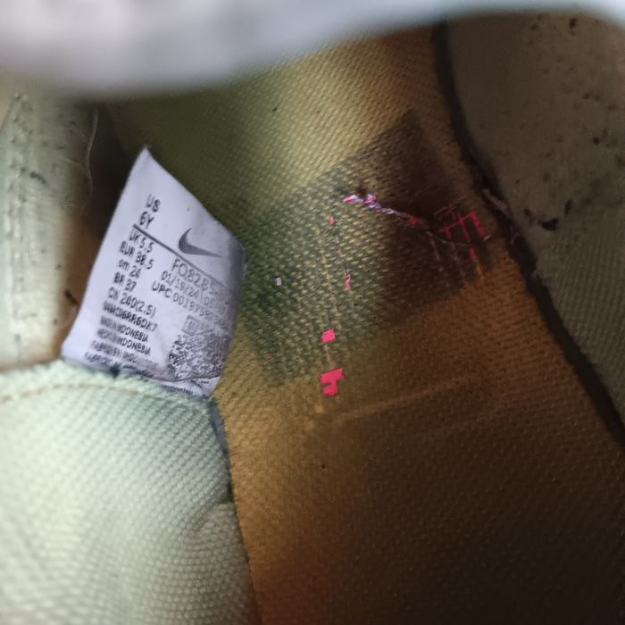 Młodzieżowe buty turfy Nike