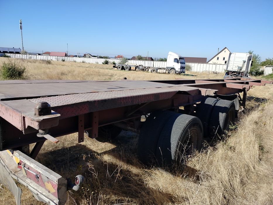 Полуприцеп контейнеровоз