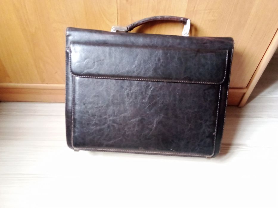 Портфель кожаный