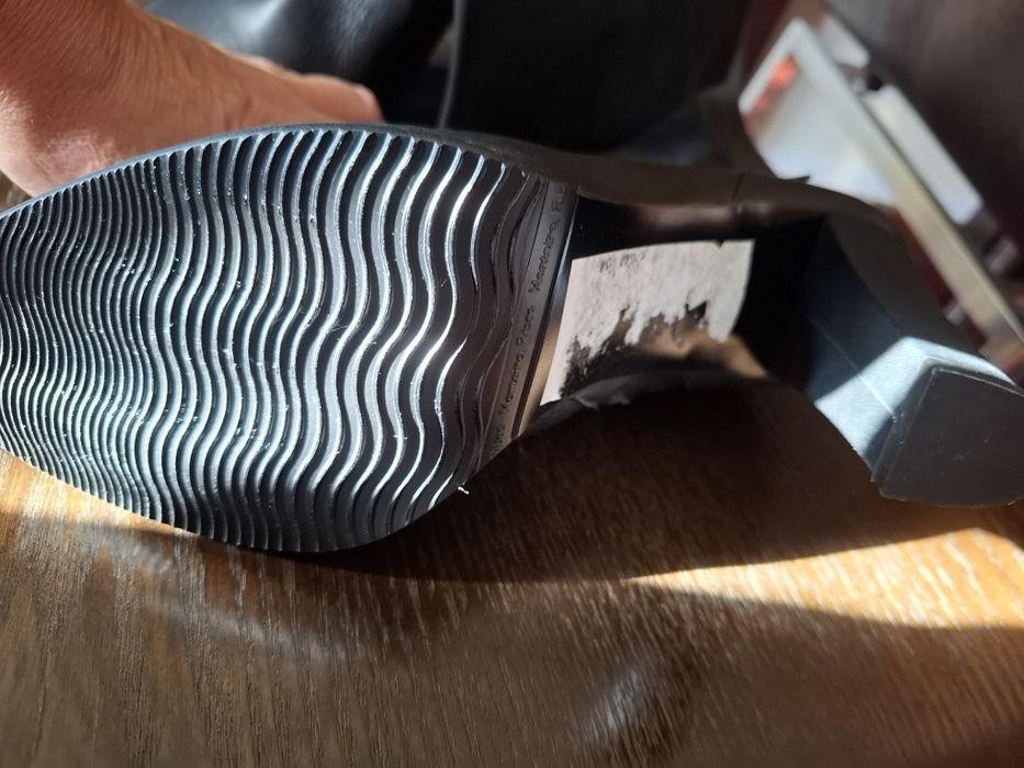 Botas em pele novas nº 36