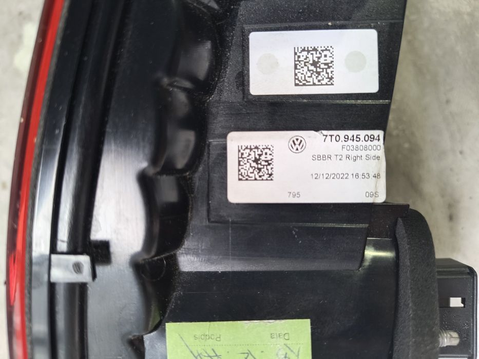 Lampa lewa lub prawa tylna w klapę VW Multivan T7 lewy prawy tył