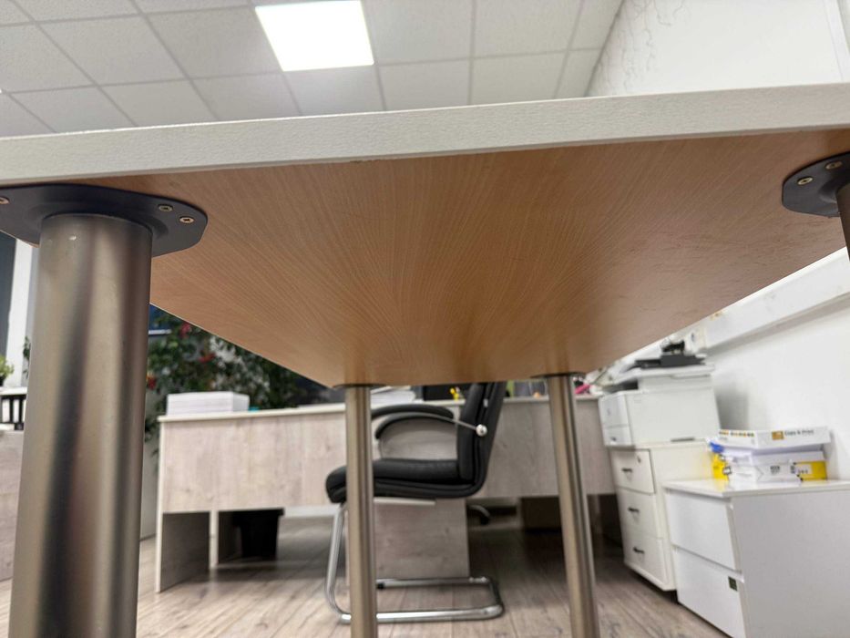 Столи офісні б/у в хорошому стані