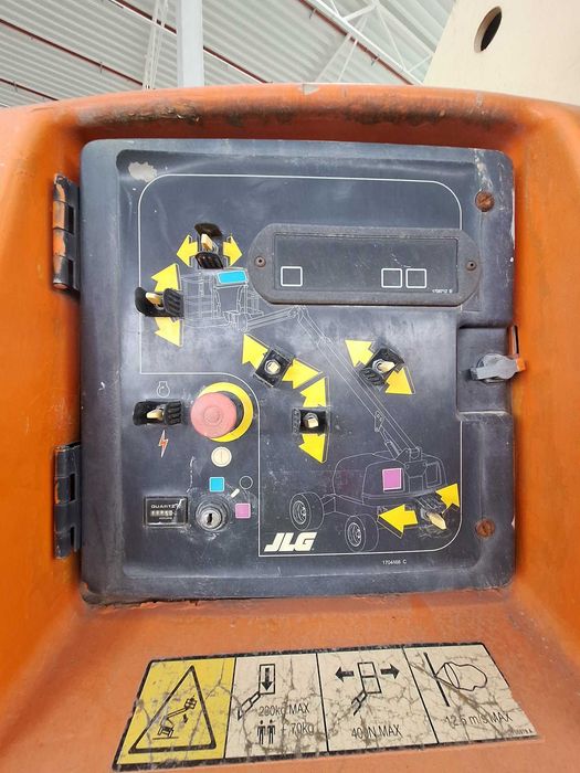 Podest teleskopowy JLG 460SJ (41)