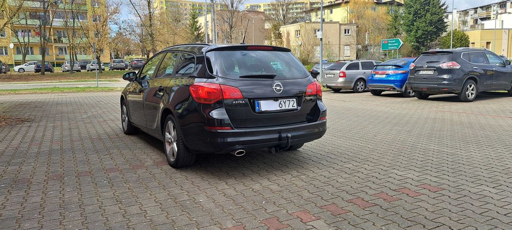 Opel Astra J 2011 rok 1.4 140 KM Hak