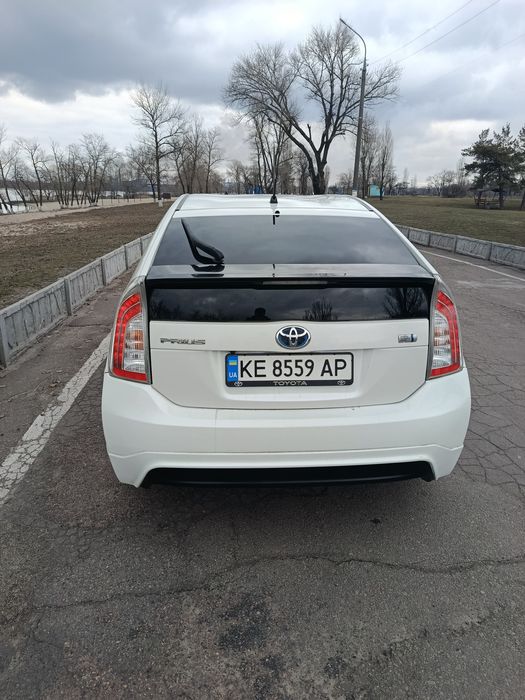 У продажі авто Toyota Prius 2014 3 покоління FL 1.8 AT (136 к.с.)