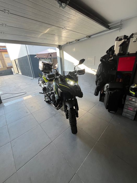 Benelli trk 702 x