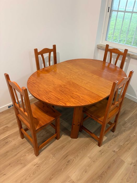 Mesa em Madeira Cor Cerejeira