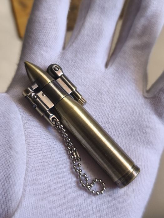 Isqueiro a Gasolina Novo Bullet em aço.