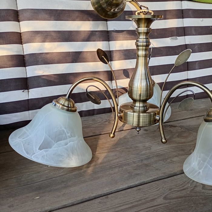 Lampa do pokoju, 3 szklane klosze