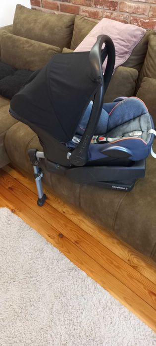 Maxi cosi fotelik i baza mocowana na pasy