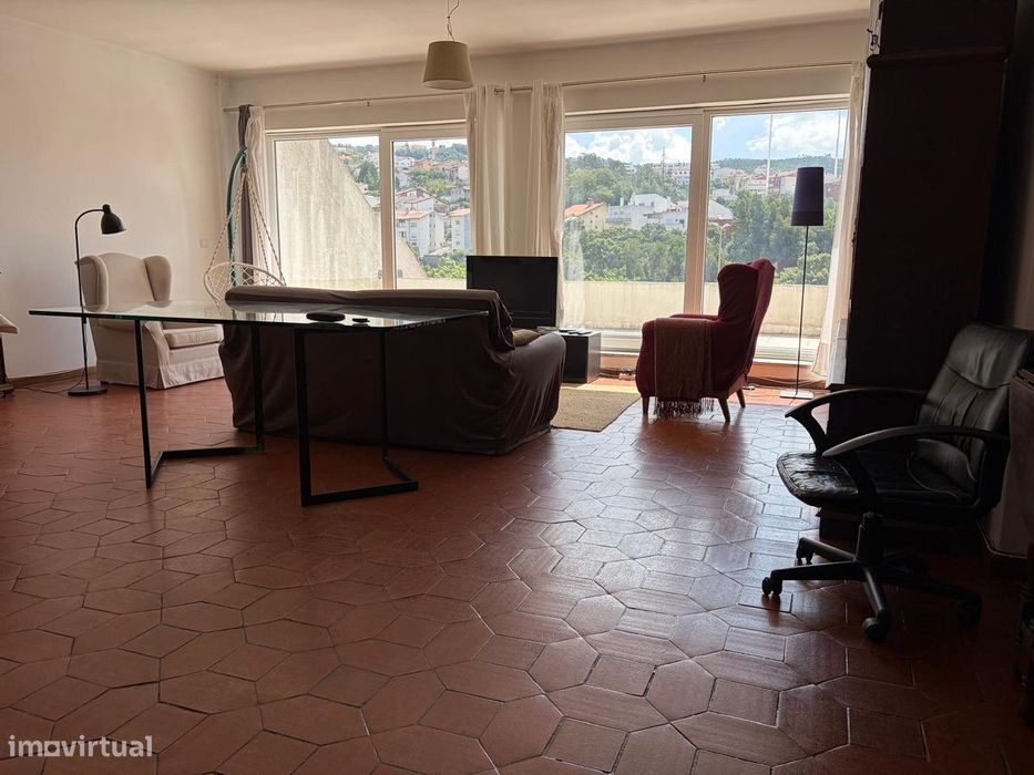 Excelente apartamento T3 duplex, renovado e completamente mobilado