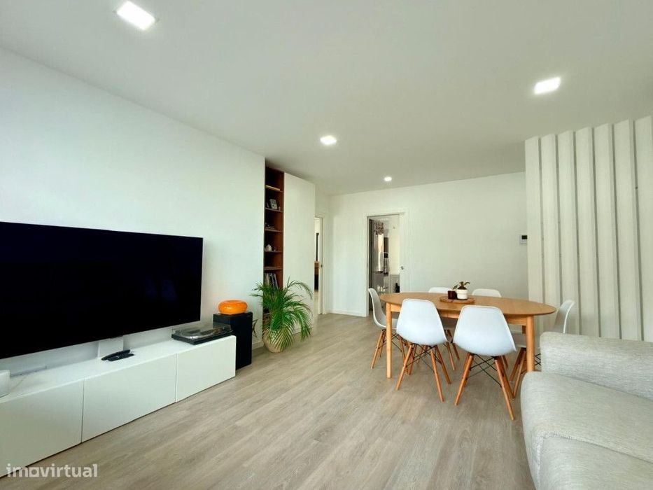 Apartamento T2 com lugar de garagem,Santa Clara — Santa Clara E Castelo Viegas, Coimbra
