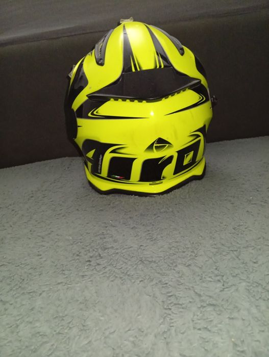 Capacete airoh usado