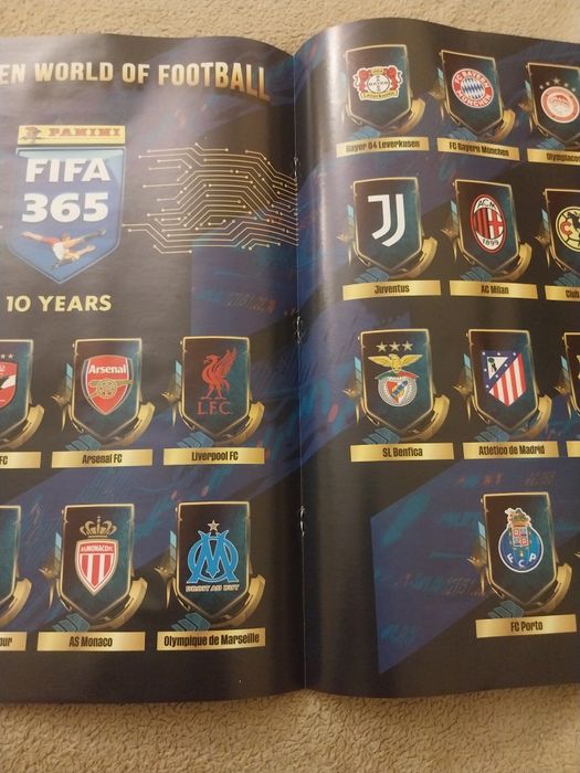 Caderneta vazia Fifa 365  de 2025