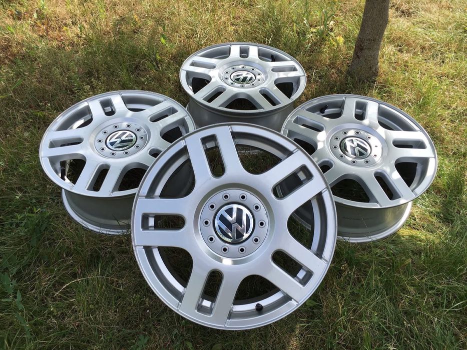 Продам ковпачки на диски vw R16