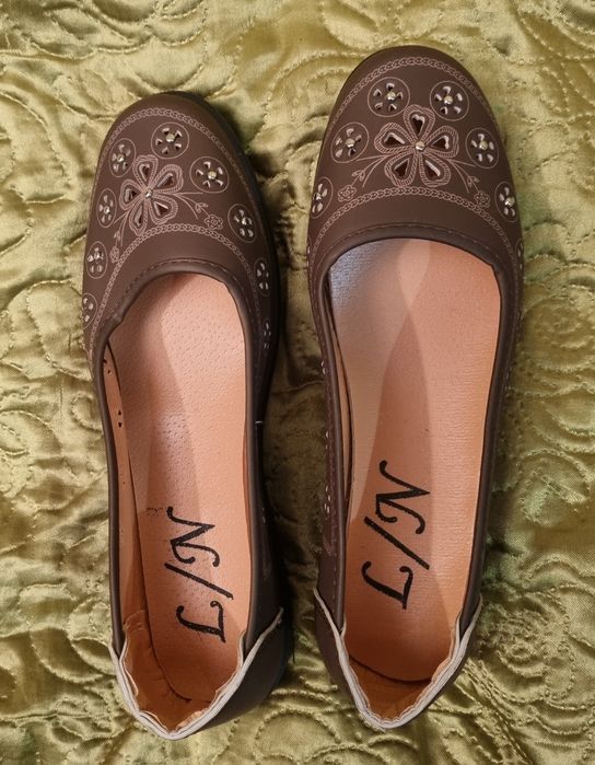Buty r. na metce 41 są 39 półbuty  czółenka balerinki półbuty czółenka