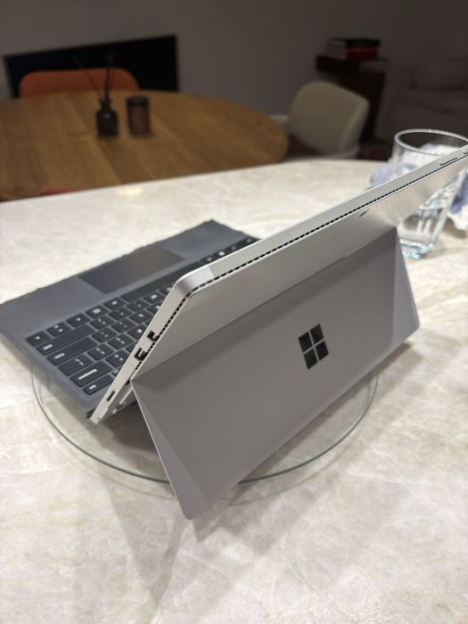 Tablet z klawiaturą Microsoft surface 4 pro