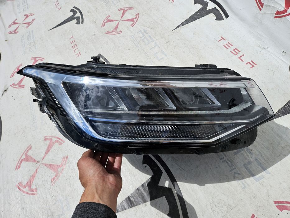 Фара права VW Tiguan 2021-2024р.