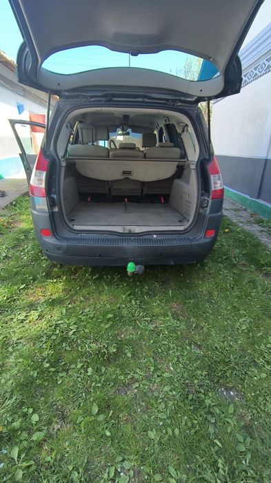 Продаєть авто Renault Scenic Megane 2006 року газ/бензин. 7 місць 205т пробіг.