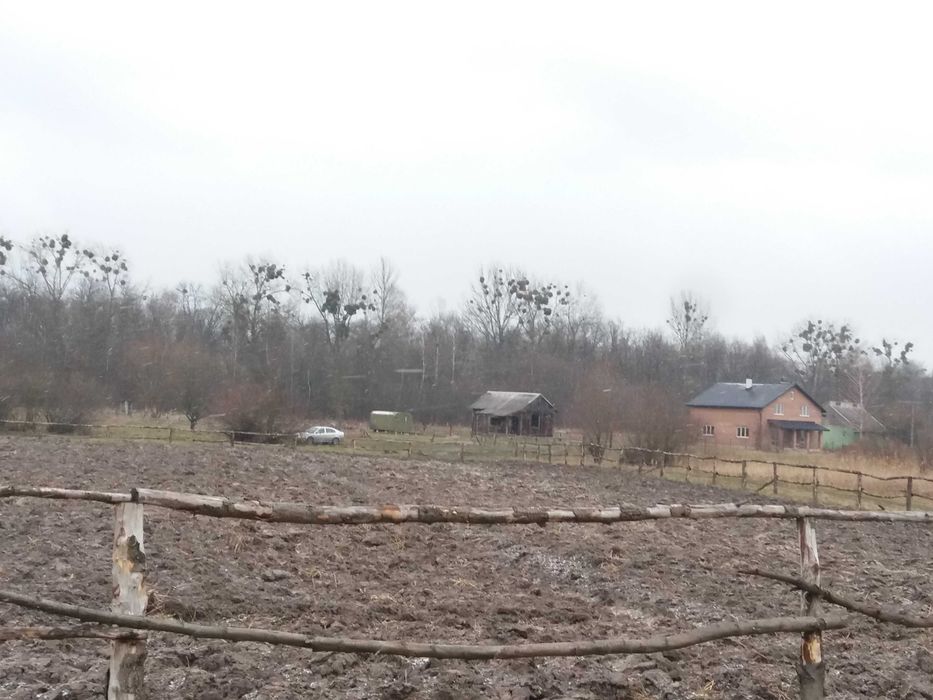 Продажа ділянки біля лісу під забудову