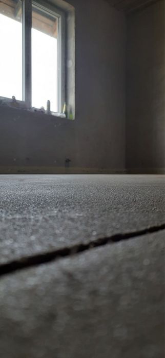 Стяжка, Гіпсова та вапняно-цементна штукатурка стін машиного нанесення