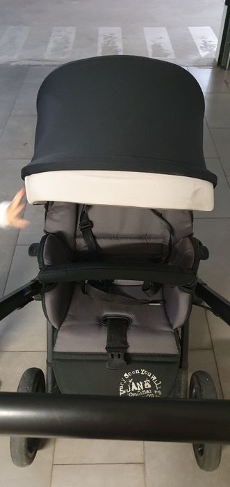 Carrinho de bebé, incluindo a cadeira tipo ovo.