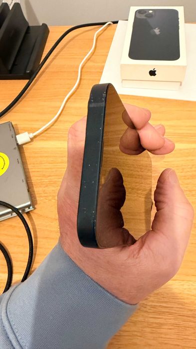 IPhone 13 powystawowy