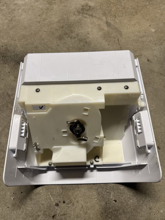 Kostkarka do lodówki Samsung