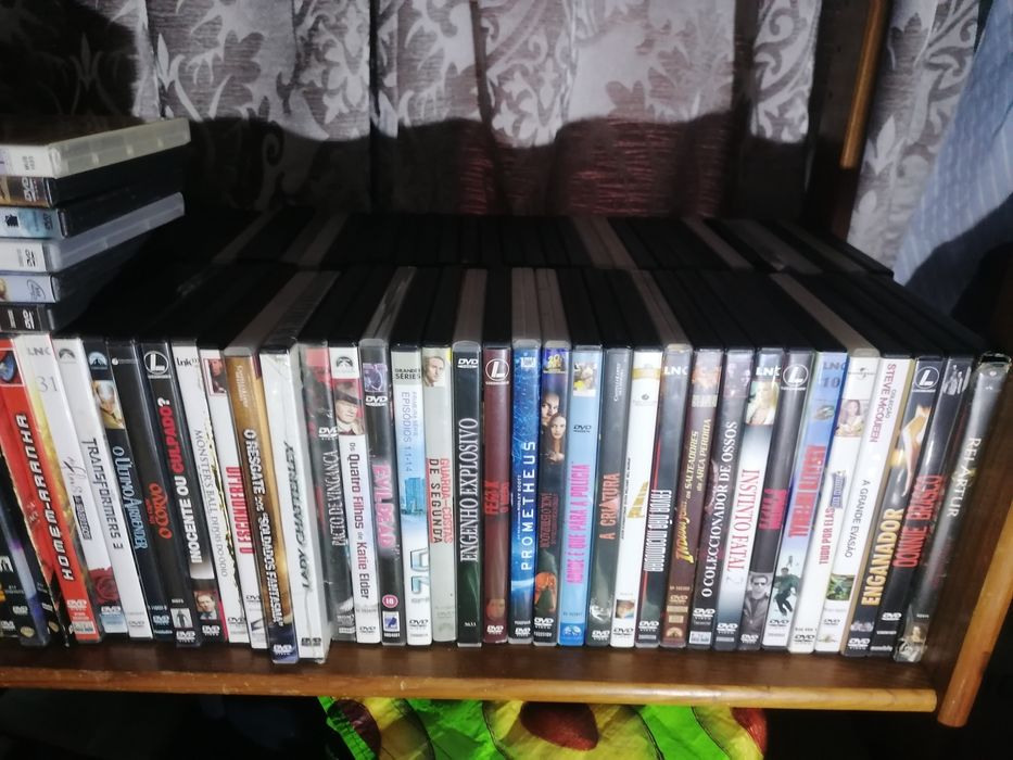 Filmes diversos em DVD