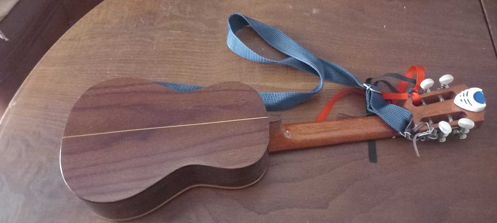 Cavaquinho marca APC