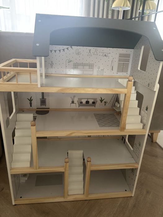 Domek dla lalek + meble