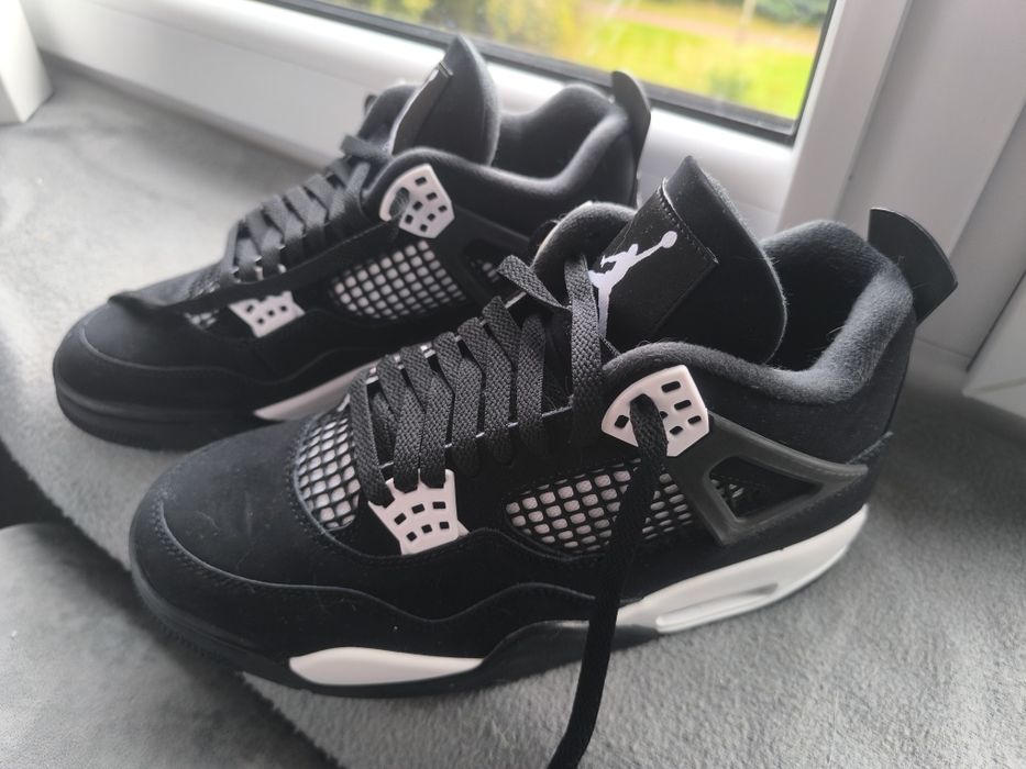 Jordany 4 white thunder