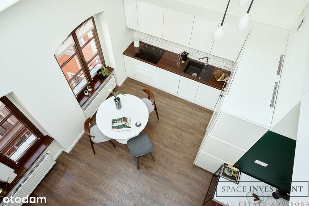Loft Above the Rooftops for quiet living