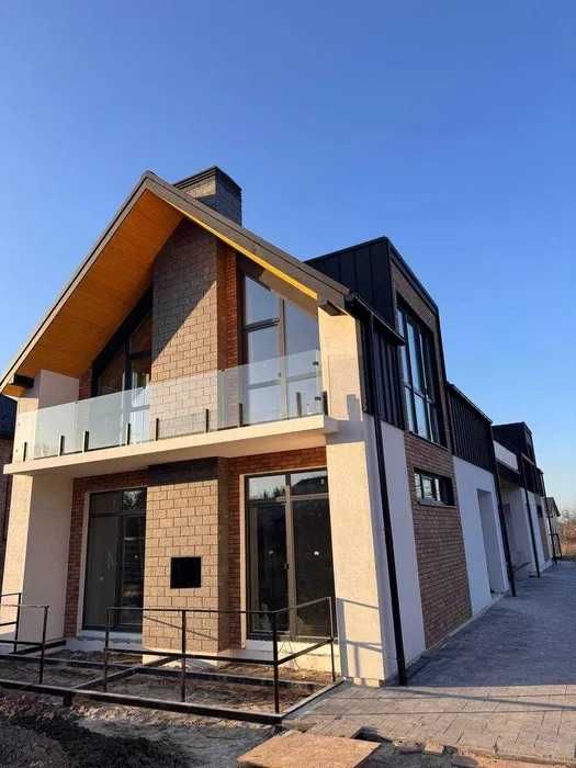 Продаж неймовірного 2 поверхового будинку по вул. Тракт Глинянський